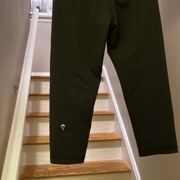 Ivivva girls 3/4 leggies - Picture 2 of 2